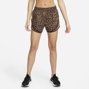 Nike Tempo Shorts in Leopard - Size L